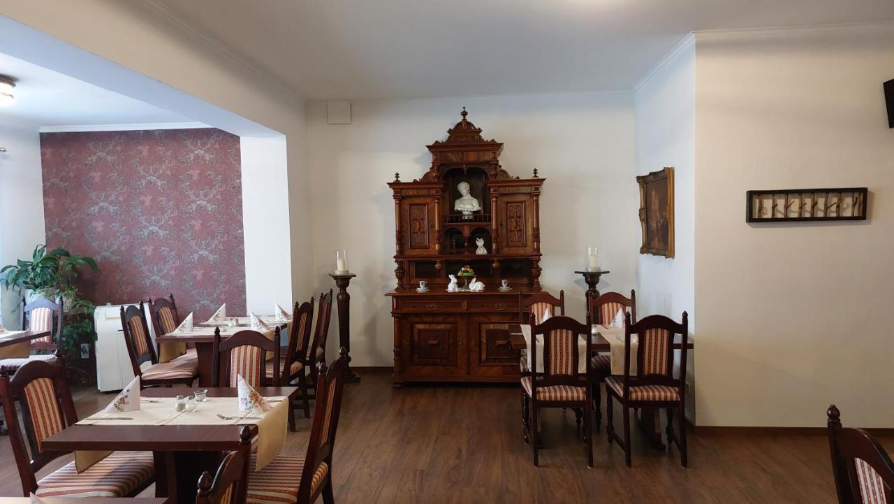 Hotel & Restaurant Lindengarten ลึบเบิน ภายนอก รูปภาพ