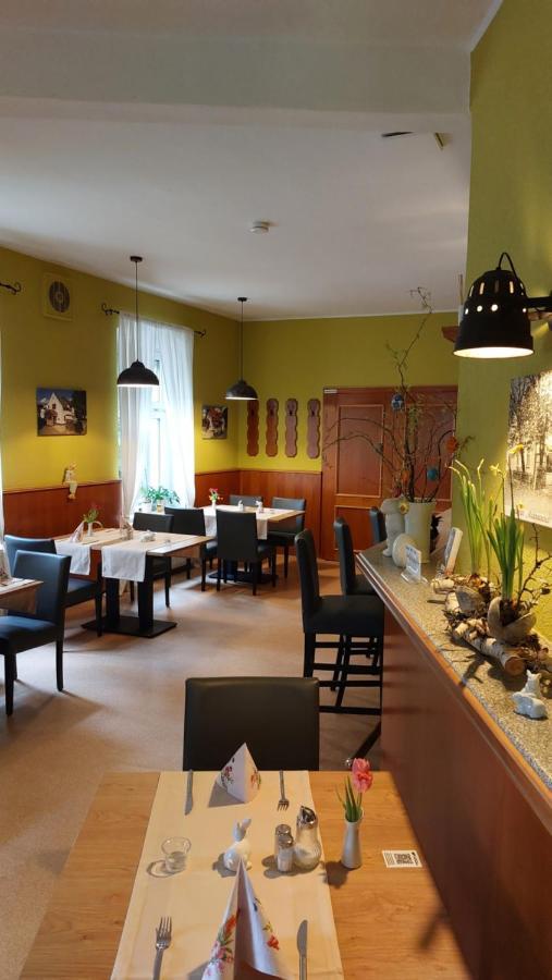 Hotel & Restaurant Lindengarten ลึบเบิน ภายนอก รูปภาพ